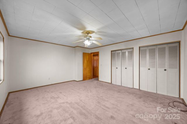 75 Red Oak Lane, Waynesville, NC 28786