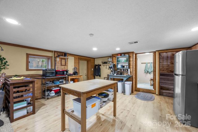 75 Red Oak Lane, Waynesville, NC 28786