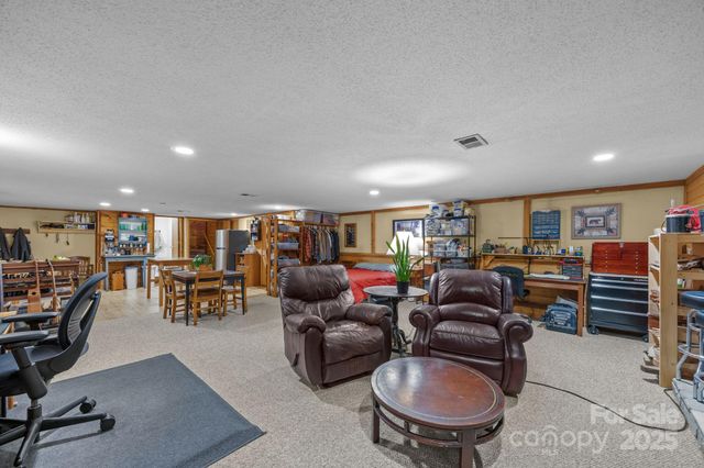 75 Red Oak Lane, Waynesville, NC 28786