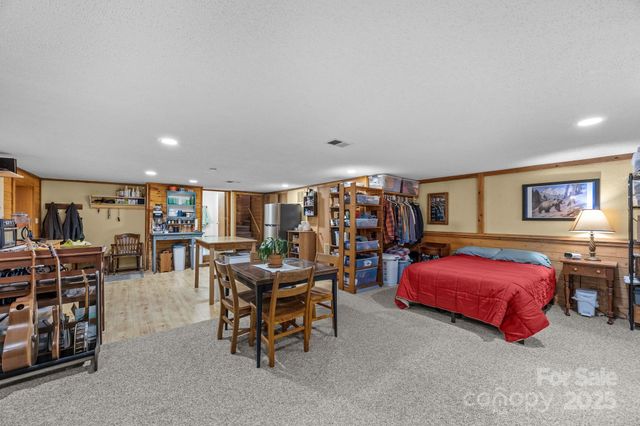 75 Red Oak Lane, Waynesville, NC 28786