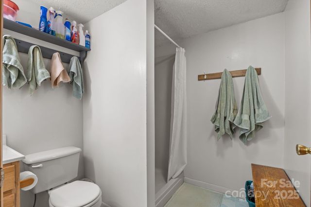 75 Red Oak Lane, Waynesville, NC 28786