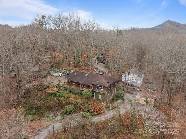 75 Red Oak Lane, Waynesville, NC 28786