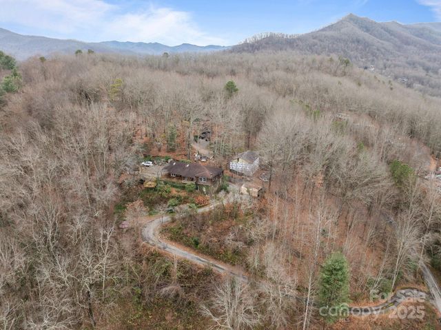 75 Red Oak Lane, Waynesville, NC 28786
