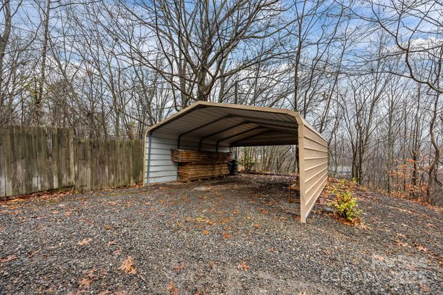 75 Red Oak Lane, Waynesville, NC 28786