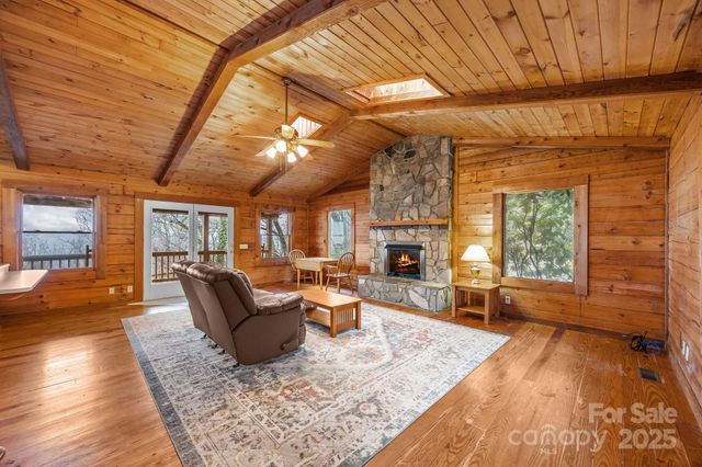 75 Red Oak Lane, Waynesville, NC 28786