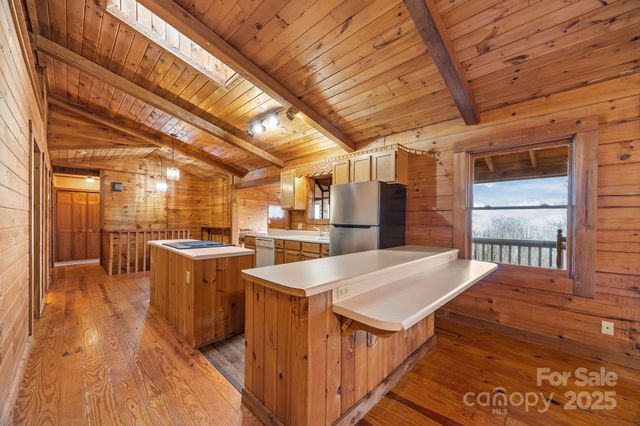 75 Red Oak Lane, Waynesville, NC 28786