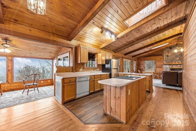 75 Red Oak Lane, Waynesville, NC 28786