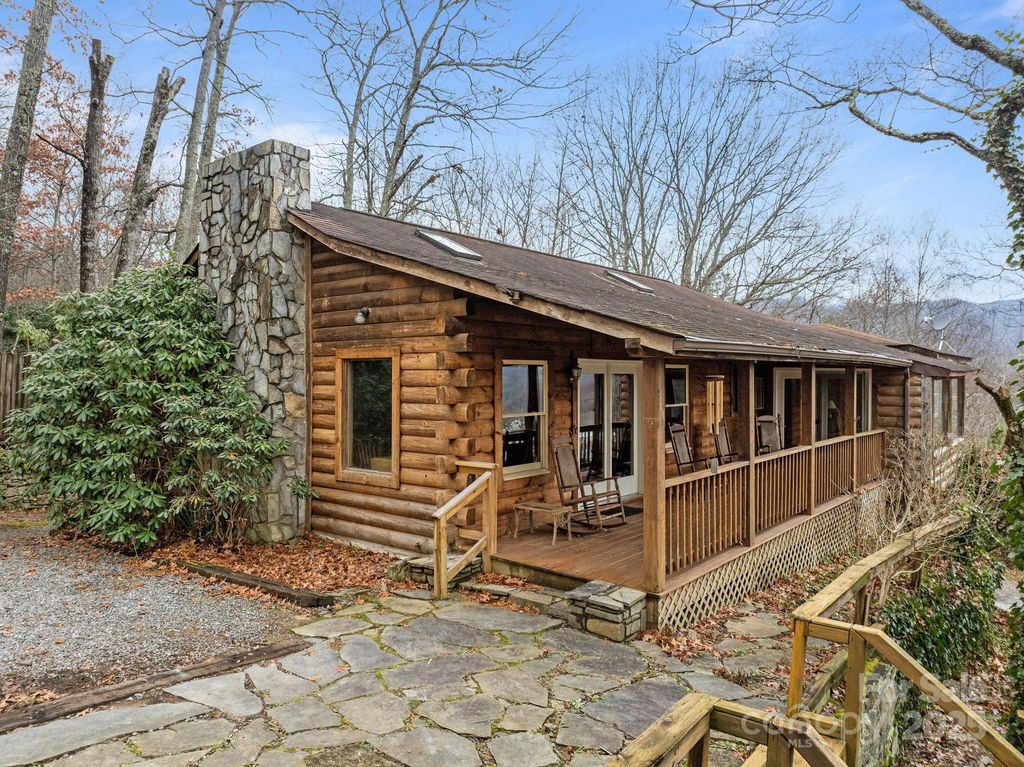 75 Red Oak Lane, Waynesville, NC 28786