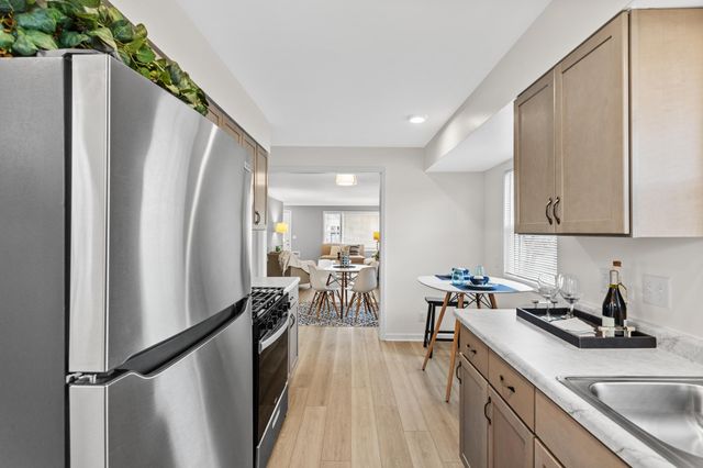 5736 40th Avenue S, Minneapolis, MN 55417