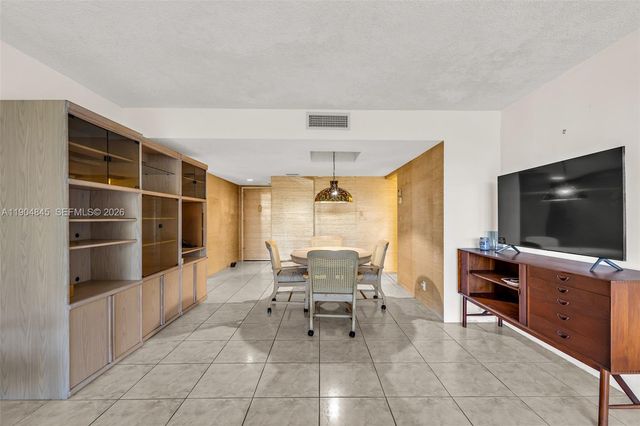 16300 Golf Club Road 408, Weston, FL 33326