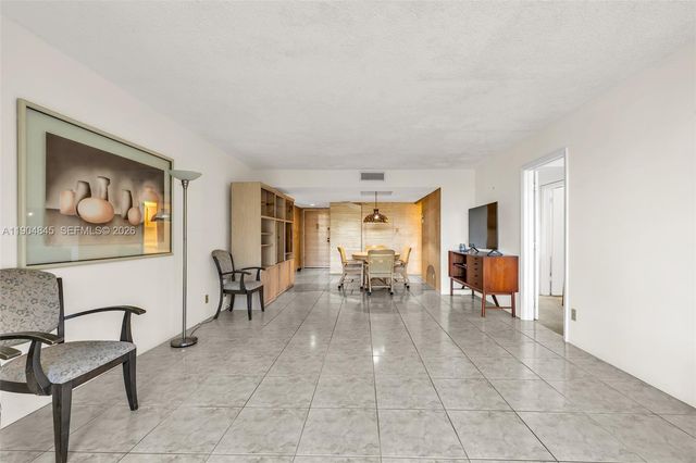 16300 Golf Club Road 408, Weston, FL 33326
