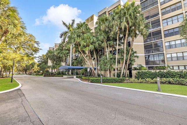 16300 Golf Club Road 408, Weston, FL 33326