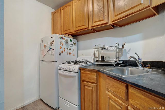 50-22 40th Street 5A, Sunnyside, NY 11104