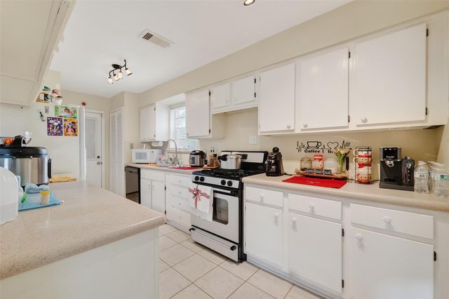 9634 Windswept Lane, Houston, TX 77063