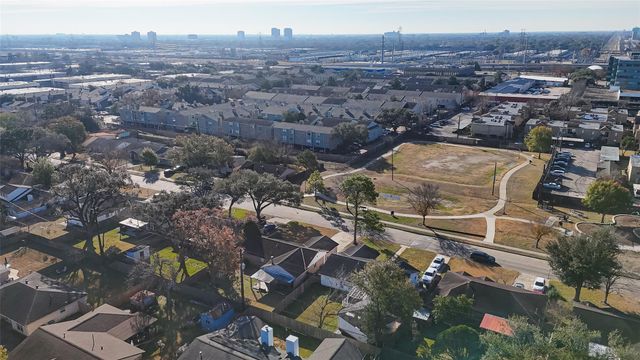 9634 Windswept Lane, Houston, TX 77063