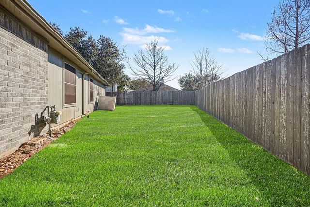 131 Breezy Shore Court, Dickinson, TX 77539