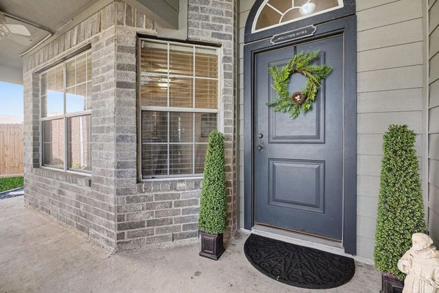 131 Breezy Shore Court, Dickinson, TX 77539