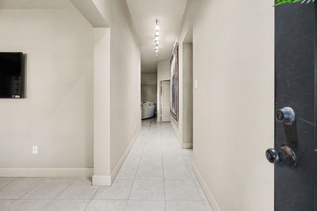 131 Breezy Shore Court, Dickinson, TX 77539