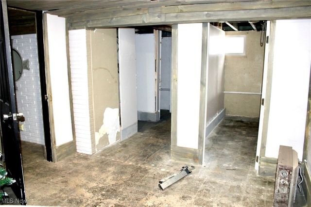 565 S Meridian Road, Youngstown, OH 44509