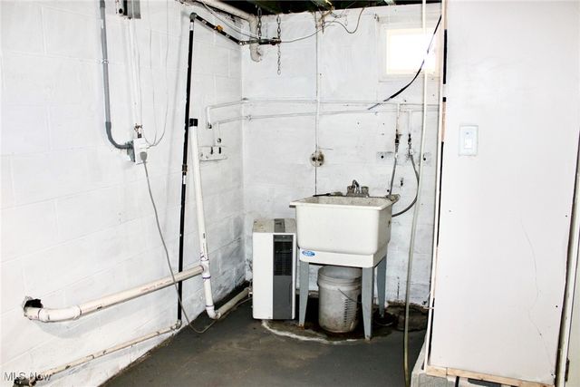 565 S Meridian Road, Youngstown, OH 44509