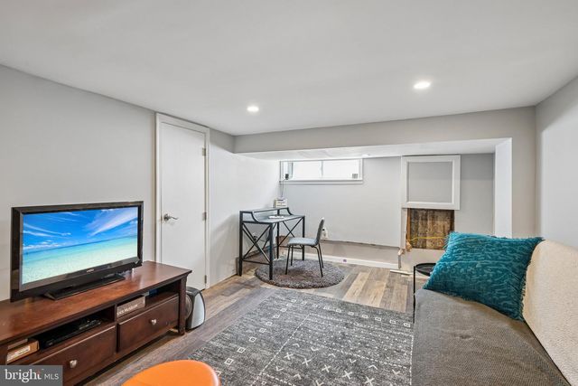 1416 S MARSTON ST, Philadelphia, PA 19146