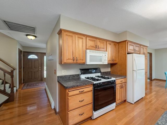 13741 Vinewood Lane N, Dayton, MN 55327