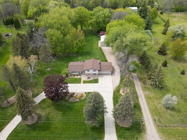 13741 Vinewood Lane N, Dayton, MN 55327