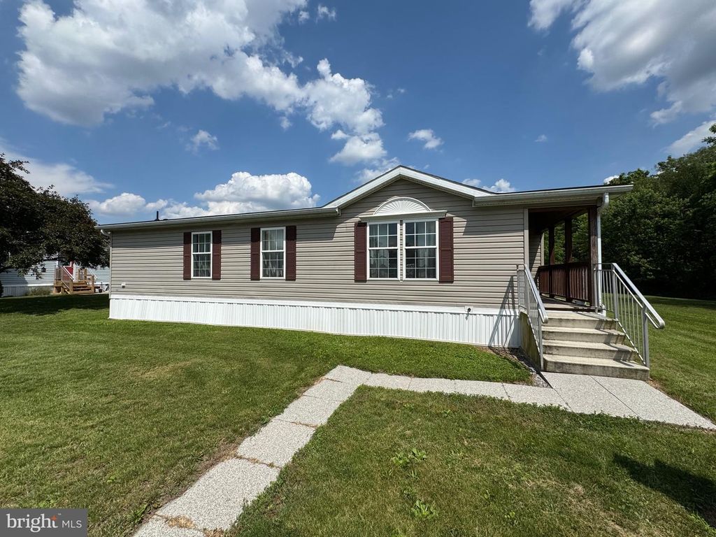 51 HEATHER LN, Mohrsville, PA 19541
