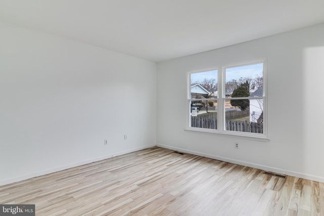 2221 BRIDLE PATH DR, Waldorf, MD 20601