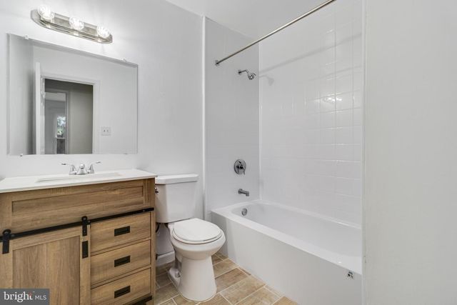 2221 BRIDLE PATH DR, Waldorf, MD 20601