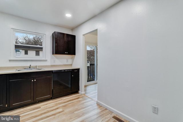 2221 BRIDLE PATH DR, Waldorf, MD 20601