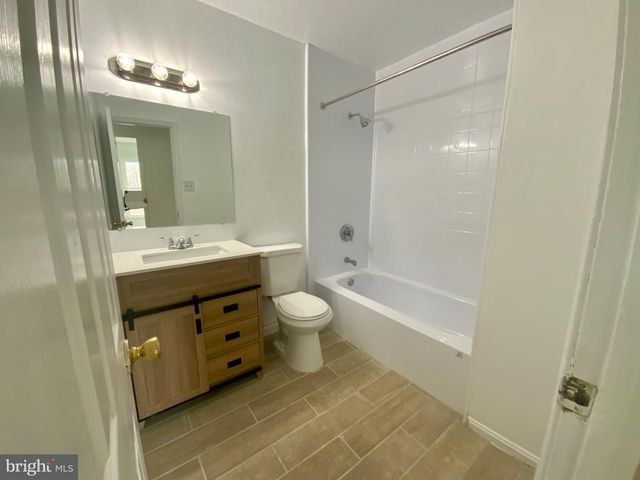 2221 BRIDLE PATH DR, Waldorf, MD 20601