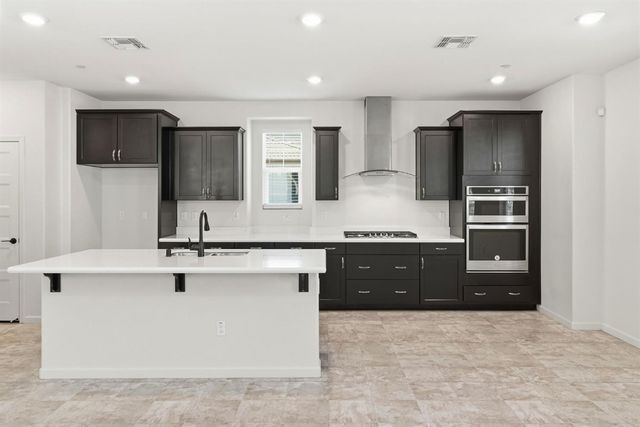 9911 Del Surf Ln, Elk Grove, CA 95757