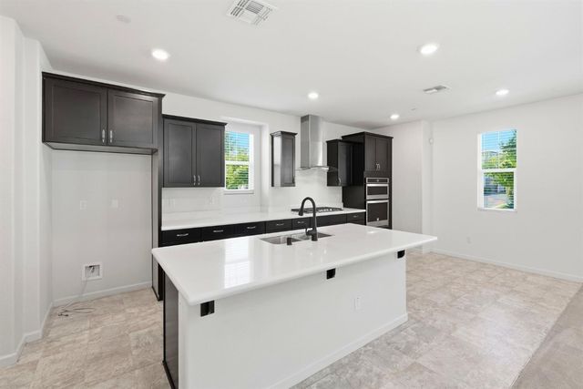 9911 Del Surf Ln, Elk Grove, CA 95757