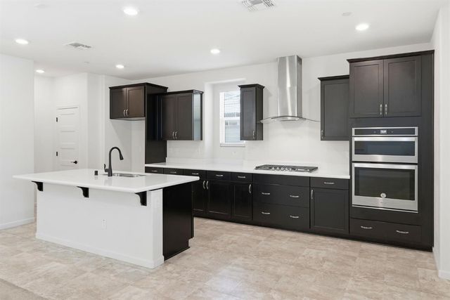 9911 Del Surf Ln, Elk Grove, CA 95757