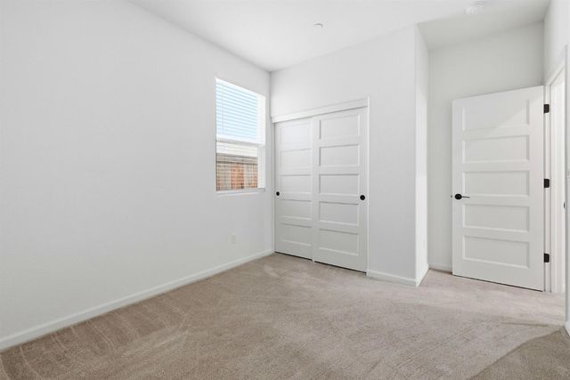 9911 Del Surf Ln, Elk Grove, CA 95757