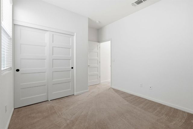 9911 Del Surf Ln, Elk Grove, CA 95757