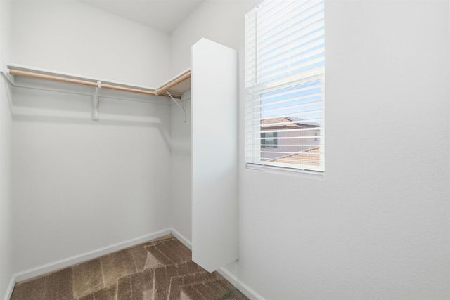9911 Del Surf Ln, Elk Grove, CA 95757