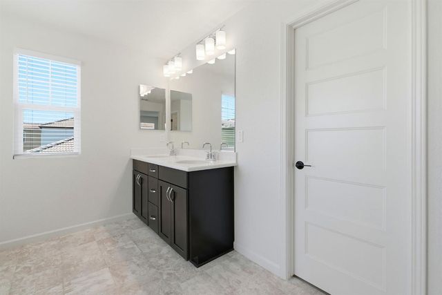 9911 Del Surf Ln, Elk Grove, CA 95757