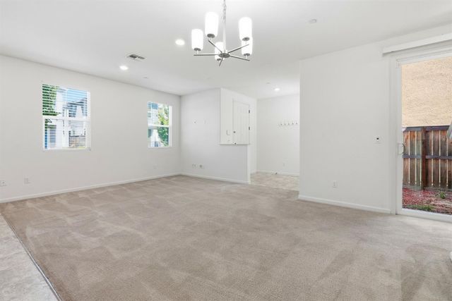 9911 Del Surf Ln, Elk Grove, CA 95757