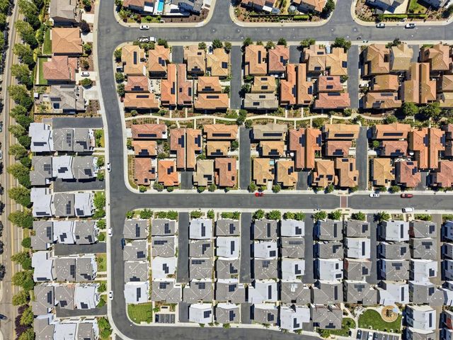 9911 Del Surf Ln, Elk Grove, CA 95757