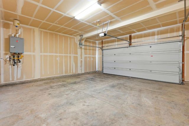 9911 Del Surf Ln, Elk Grove, CA 95757