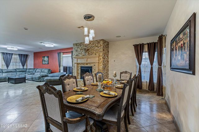 3703 E Capriole Place, Tucson, AZ 85739