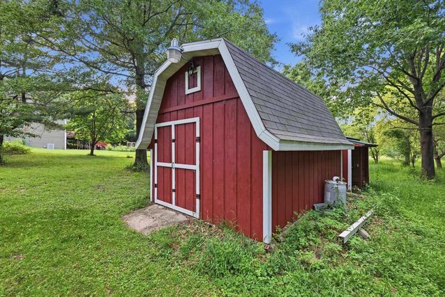 504 County Road N, Stoughton, WI 53589