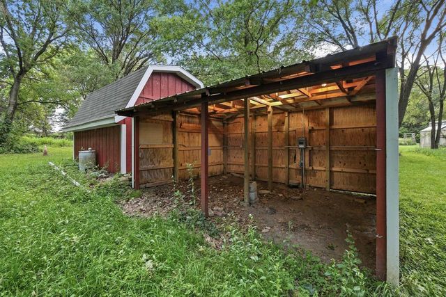 504 County Road N, Stoughton, WI 53589