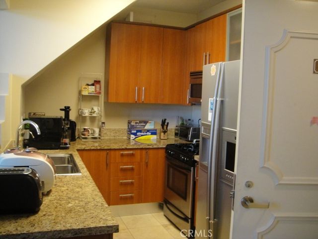 620 S Gramercy, Los Angeles, CA 90005