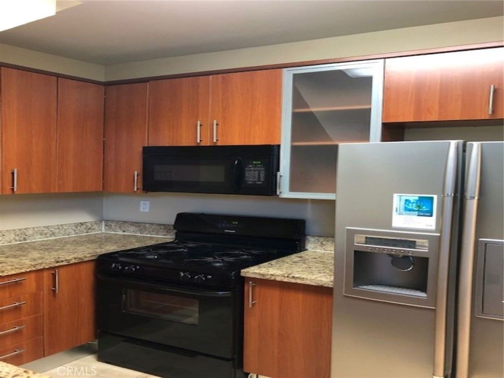620 S Gramercy, Los Angeles, CA 90005