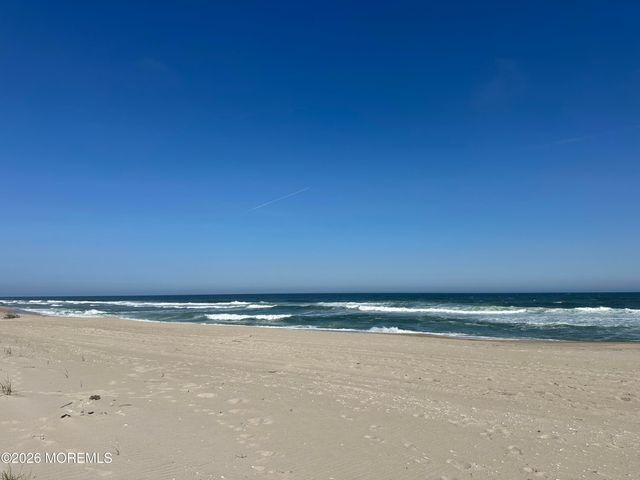5 Windward Road, Long Beach Twp, NJ 08008