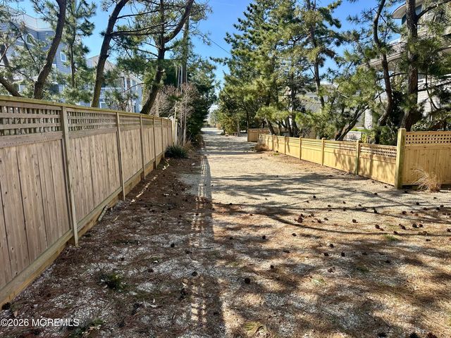 5 Windward Road, Long Beach Twp, NJ 08008