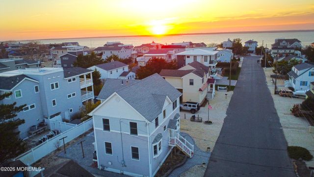 5 Windward Road, Long Beach Twp, NJ 08008